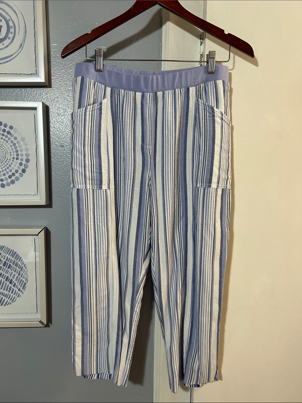 Chico's Blue & White Striped Pull-On Cropped Pants Chico’s 1 = US Size M